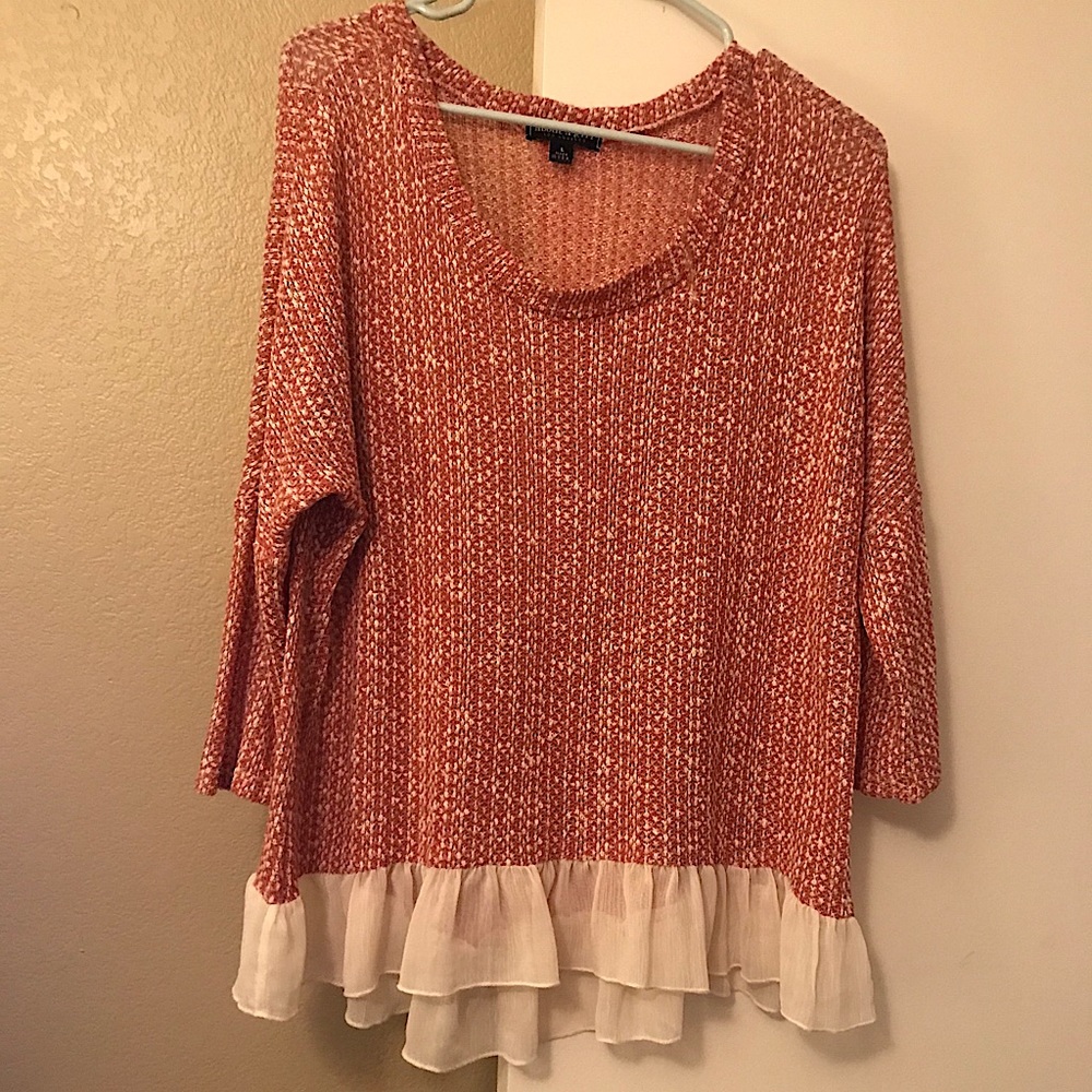 Red and white knit top Size L